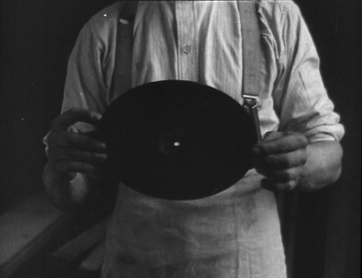 Closing shot of Making a Record (1918–24). © British Pathé, Film ID 1008.13, canister EP 306. Used by permission.