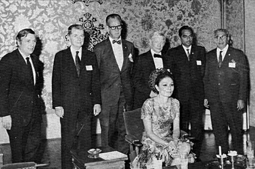 Figure 4. Oswald Ungers, Paul Rudolph, Philip Will, Louis I. Kahn, I. M. Kadri, and Minoo Mistri (left to right) with Queen Farah Pahlavi at the First International Congress of Architects in Isfahan, Iran, September 1970 (Laleh Bakhtiar and Leila Farhad, eds., The Interaction of Tradition and Technology: Report of the Proceedings of the First International Congress of Architects [Tehran: 25th Shahrivar Press, 1970], 18).