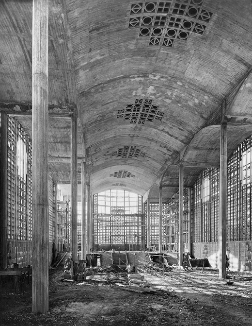 Figure 10. Perret Frères, Notre-Dame du Raincy, Le Raincy, France, 1923, view of the nave under construction (photo: Chevojon, dossier 535 AP 653/2, document CNAM-22-01-G, Fonds Auguste Perret et Perret Frères, Centre d'Archives d'Architecture du XXe Siècle, Paris; CNAM/SIAF/CAPA/Archives d'Architecture du XXe Siècle/Auguste Perret/UFSE/SAIF/2019).