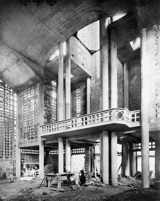Figure 11. Perret Frères, Notre-Dame du Raincy, Le Raincy, France, 1923, view of the organ platform under construction (photo: Chevojon, dossier 535 AP 653/2, document CNAM-22-01-V, Fonds Auguste Perret et Perret Frères, Centre d'Archives d'Architecture du XXe Siècle, Paris; CNAM/SIAF/CAPA/Archives d'Architecture du XXe Siècle/Auguste Perret/UFSE/SAIF/2019).