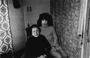 Paz Errázuriz, Mercedes and Evelyn, 1983, digital ink print on paper, 36 x 55 cm, first published in La manzana de Adán/Adam’s Apple (Zona, 1990). Fundación MAPFRE, Santiago de Chile (Courtesy of Paz Errázuriz)
