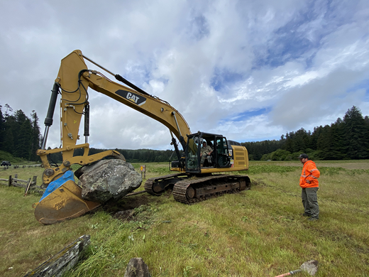 Removal of the boulder with plaque honoring Grant, June 15, 2021. (California State Parks)